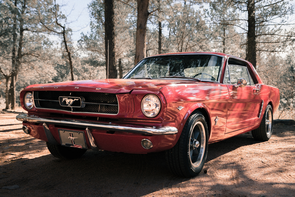 Classic Car Auction Tips article on blog. Photo by Jakob Owens on Unsplash